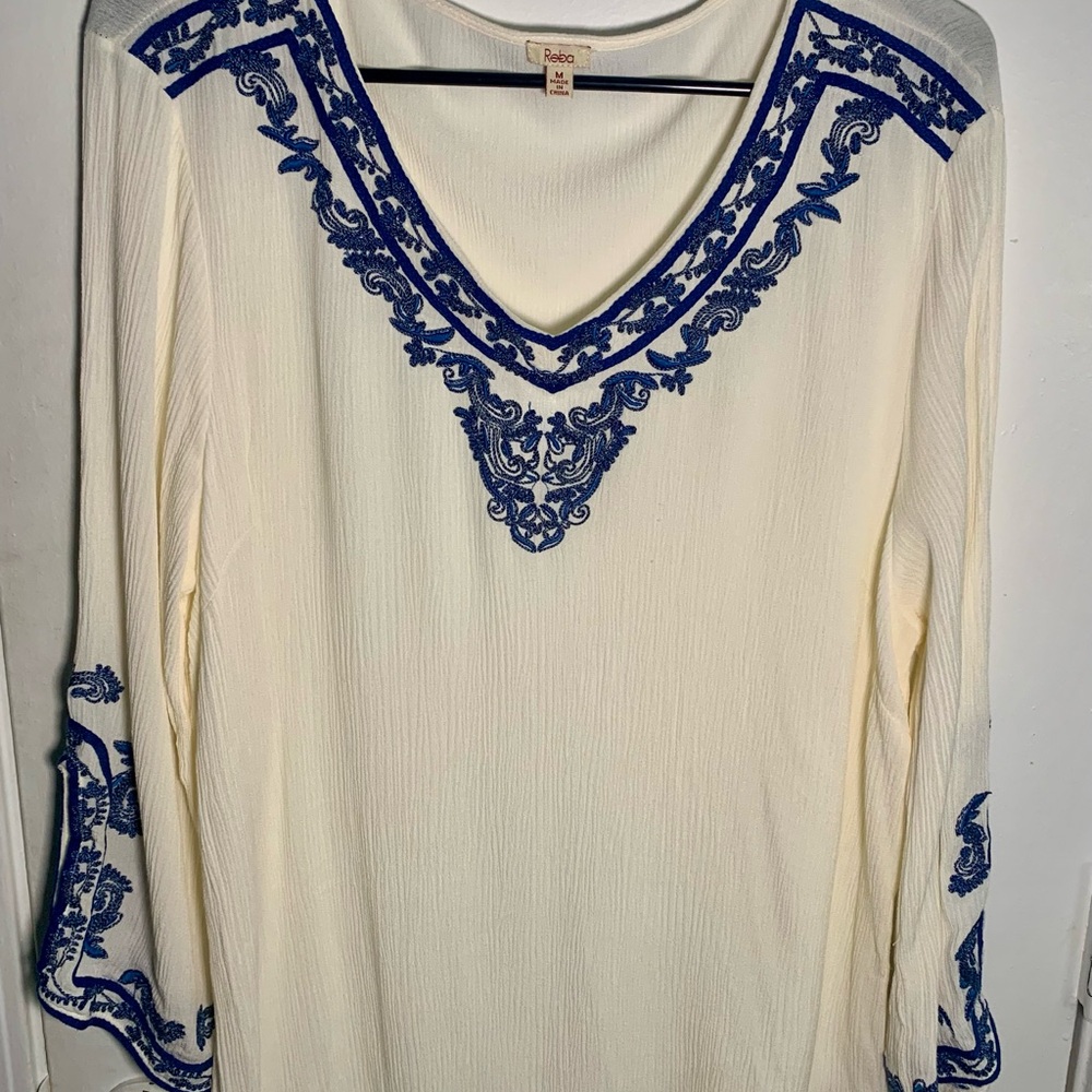 Reba Tunic Womens Medium Ivory Blue Embroidered Flowy Top